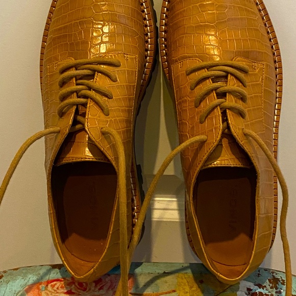 Vince Croc Camilla Lug Brogue Leather Camel Loafers in size 6 - Picture 8 of 16